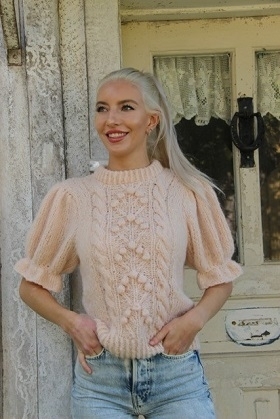 Oppskrift til Knit Norway Dreamy Top. Selges kun sammen med garn til minimum str. S