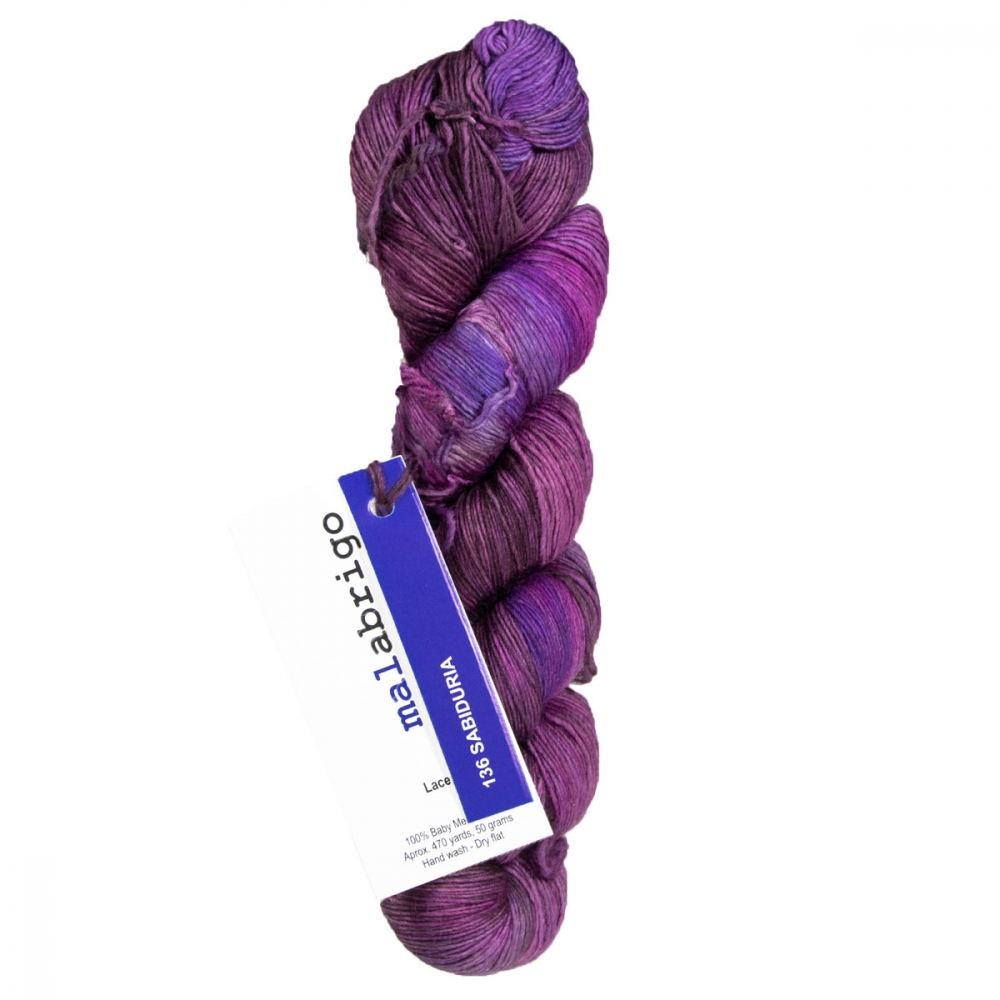 Nydelig lacegarn i 100% baby merino wool.